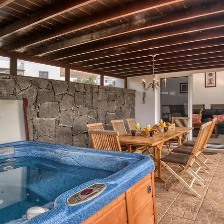 펜션 Casa El Paraiso - Private Pool, Jacuzzi, Air-con And Bbq By Lanzarote
